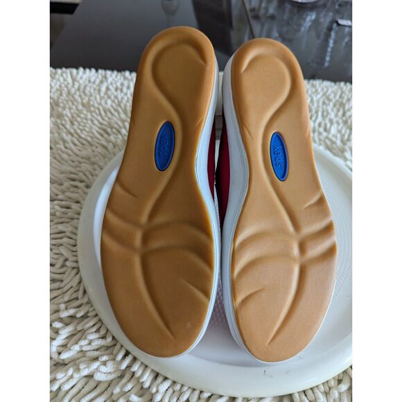 NWOT  Keds Women's red canvas slip on sneaker mules  Sz 9 - Picture 4 of 8